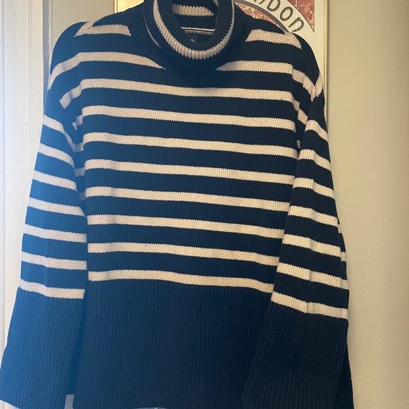 Gap Oversized Stripe Split Hem Sweater - Picture 4 of 4